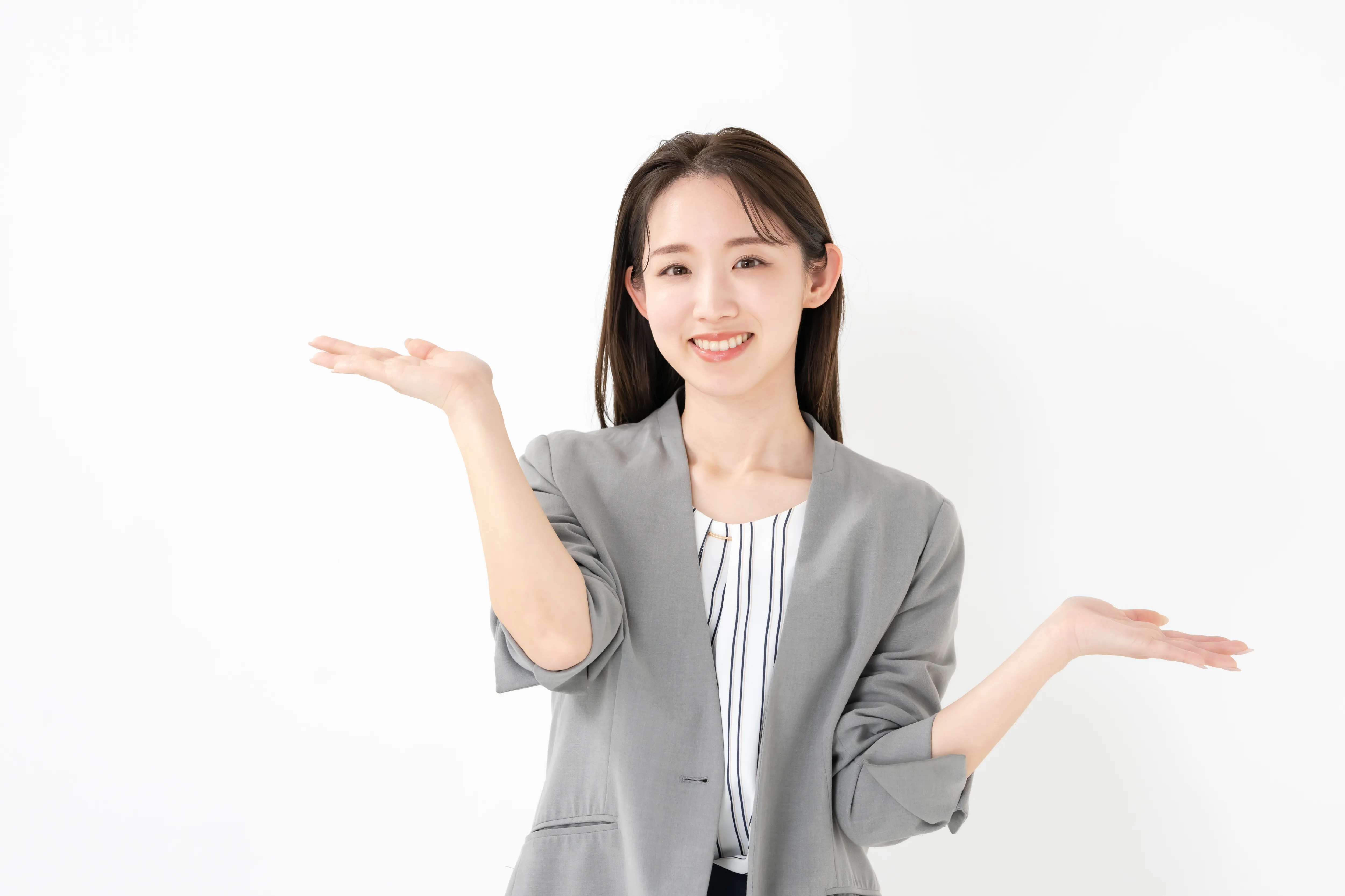 比べる女性