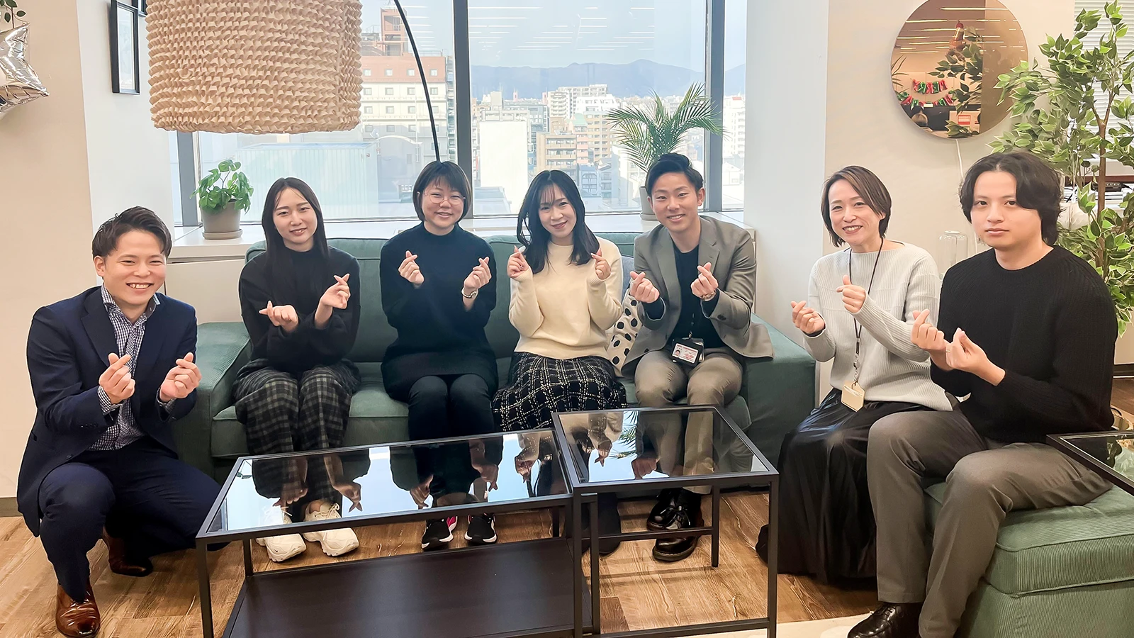 アイフル 社内PR班の集合写真