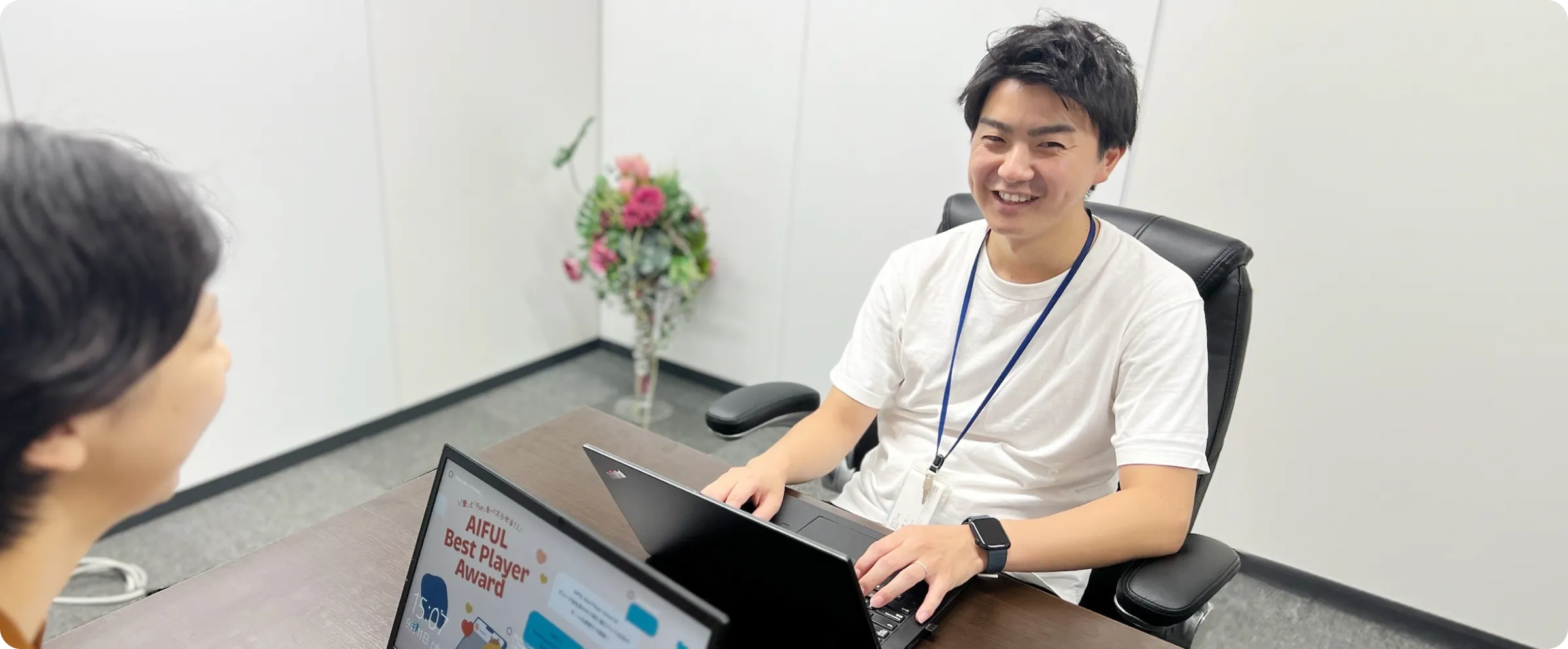 法人向け営業（ライフカード）の社員の業務風景