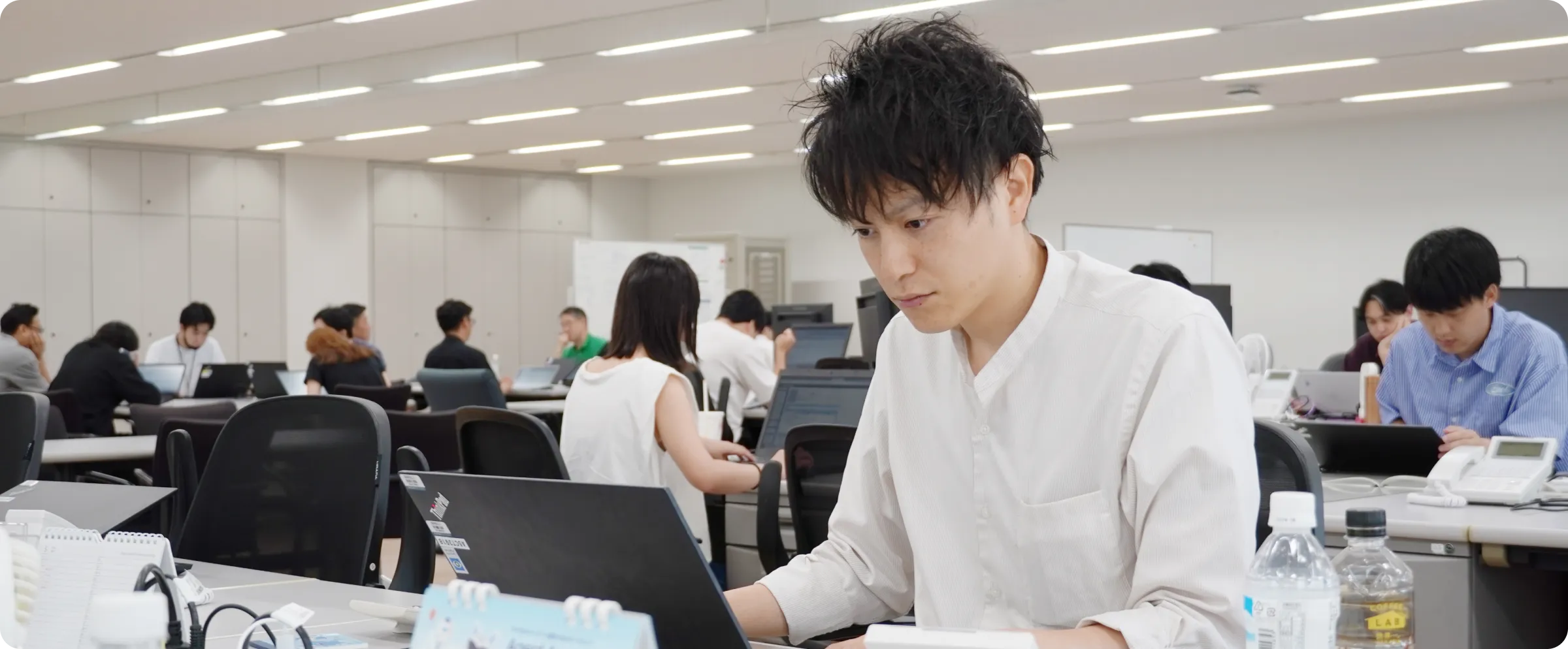 経営企画の社員の業務風景